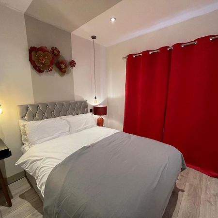 Letzi Premium Cozy Retreat Private En-Suite Rooms, Wembley London Luaran gambar
