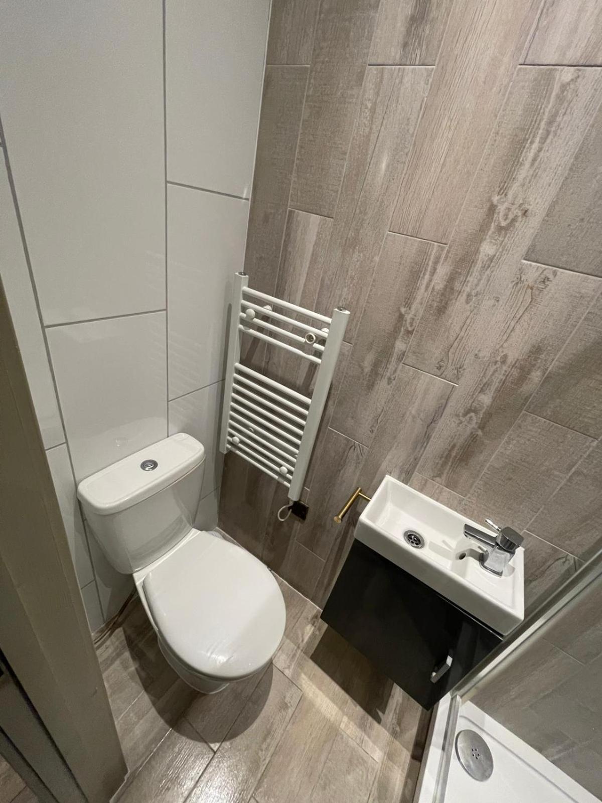 Letzi Premium Cozy Retreat Private En-Suite Rooms, Wembley London Luaran gambar