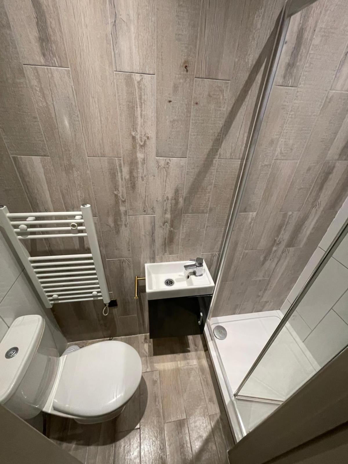 Letzi Premium Cozy Retreat Private En-Suite Rooms, Wembley London Luaran gambar