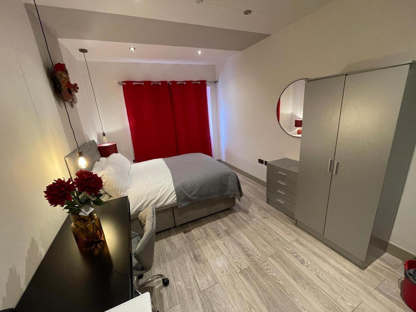 Letzi Premium Cozy Retreat Private En-Suite Rooms, Wembley London Luaran gambar