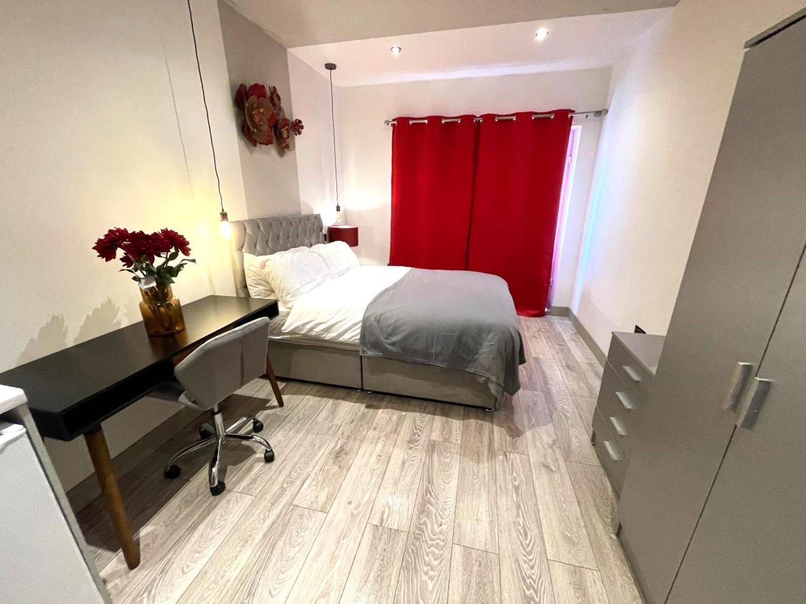 Letzi Premium Cozy Retreat Private En-Suite Rooms, Wembley London Luaran gambar