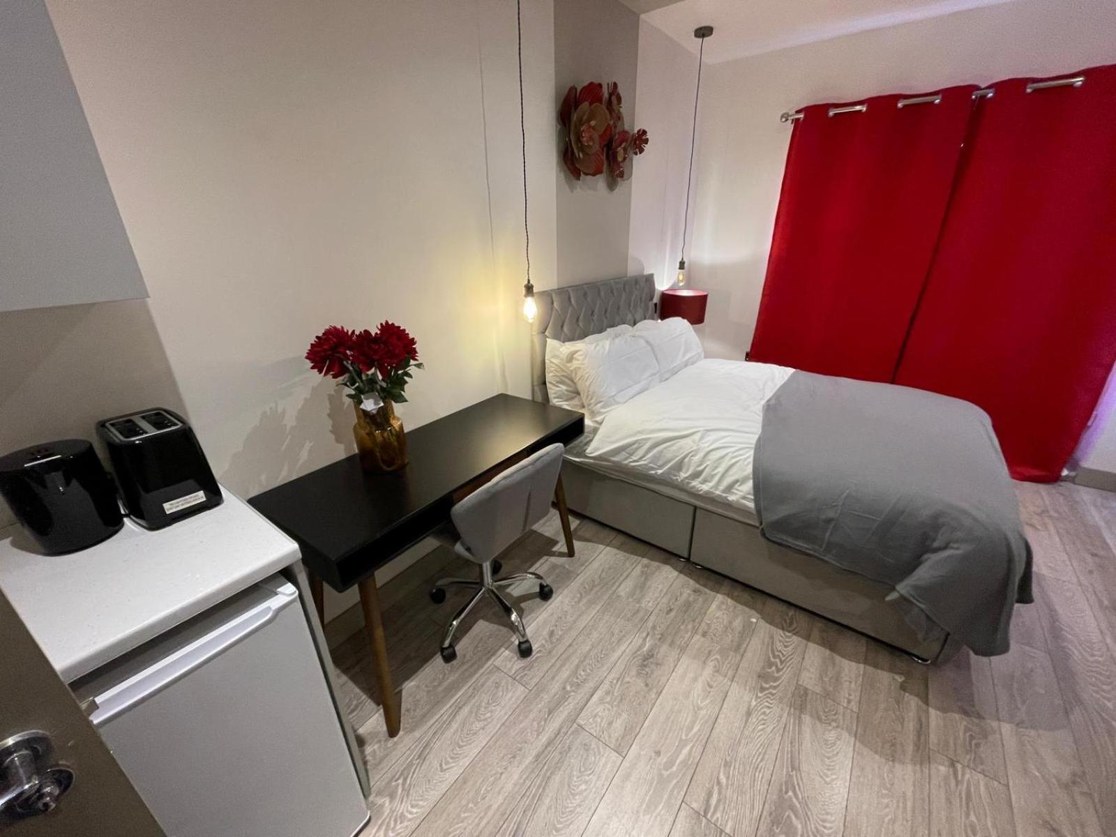 Letzi Premium Cozy Retreat Private En-Suite Rooms, Wembley London Luaran gambar